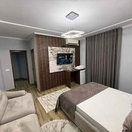 Exclusive Hotel *