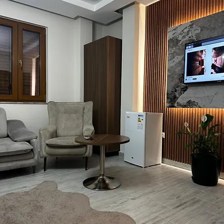 Exclusive * Τίρανα