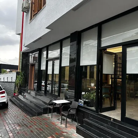 Отель Exclusive Тирана