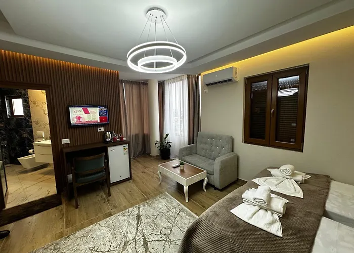 Exclusive Hotel *
